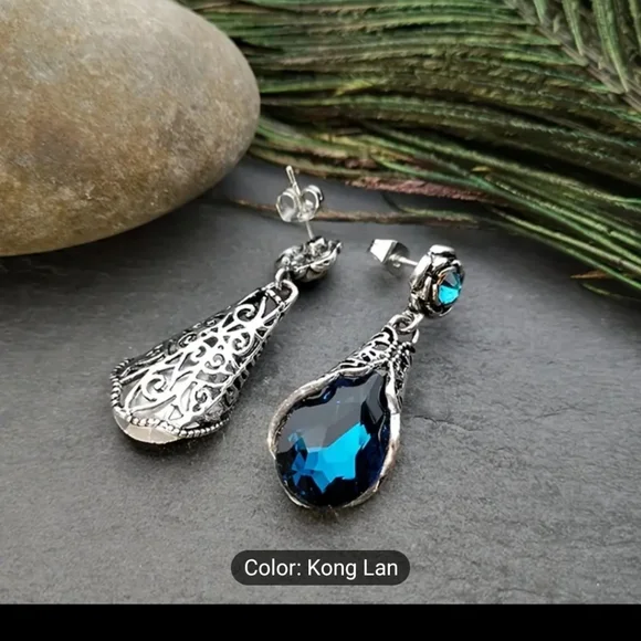 ❗️HOT❗️Vintage Elegant Rose Water Drop Earrings. - Picture 2 of 3